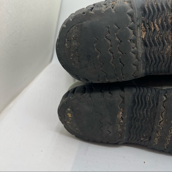 Bogs Sz 3 Snow Rain Boots Classic Stripe Gray Green Girl Youth. - Picture 8 of 11